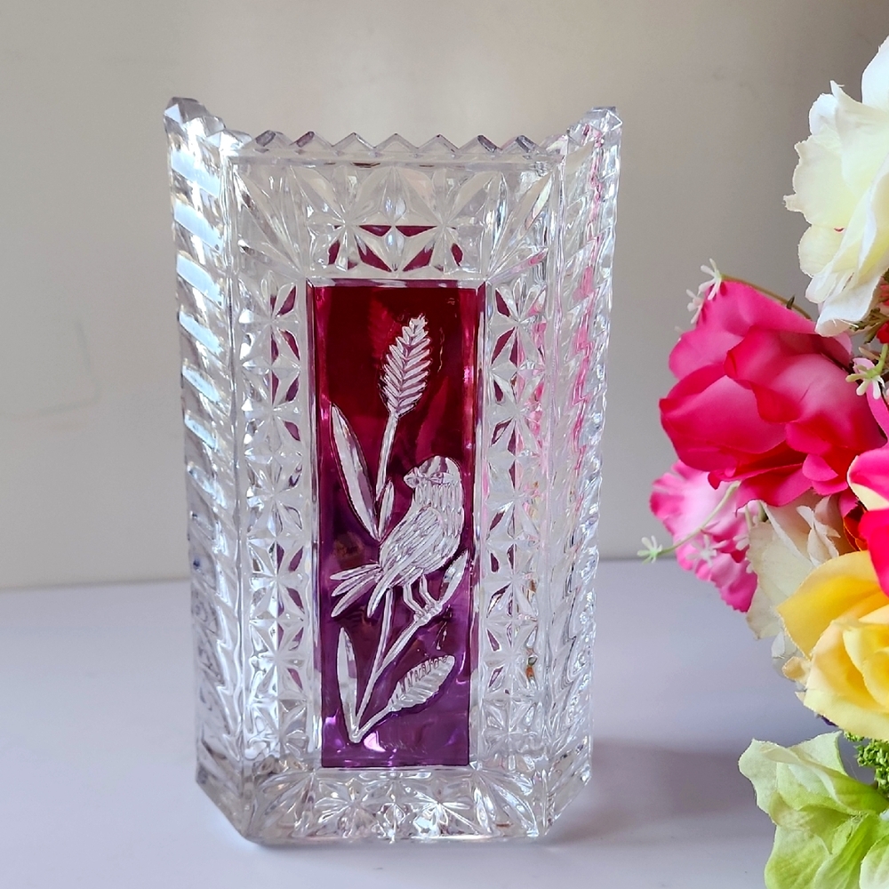 VTG. Hofbauer Byrdes Lead Crystal Engraved Vase with Bird Design.